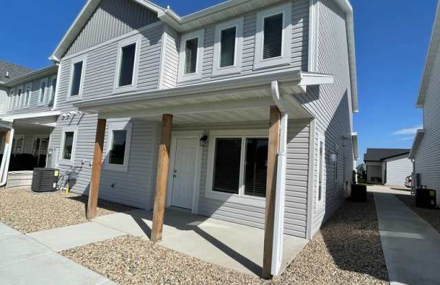 Beautiful 3 Bedroom Townhome in South Bismarck! photos photos