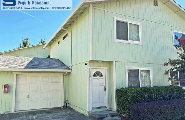 Fully equipped 2 bd. townhome in a super convenient central location! photos photos