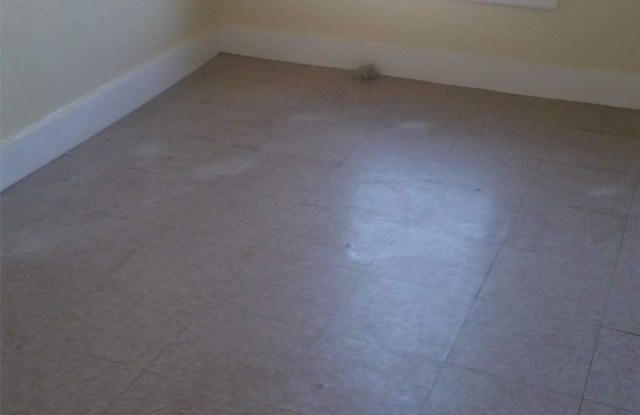 16 Bellevue Street - 3rd Floor Gallery 2