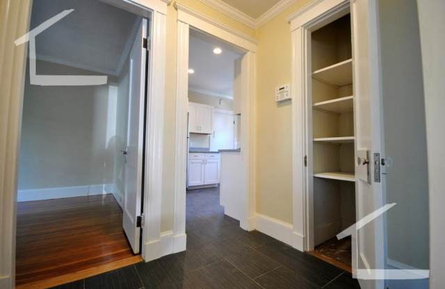 Large 4 bed in Oak Square photos photos