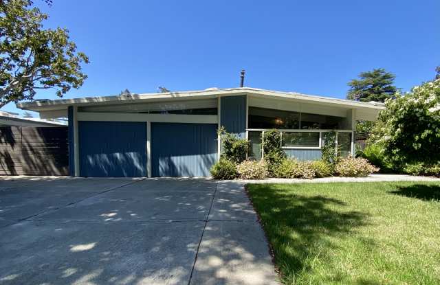 2120 Edgewood Dr photos photos