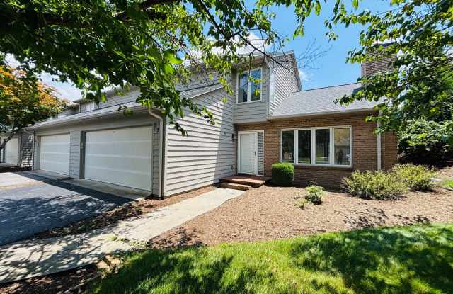 3 Bedroom, 3 Bath Two-Level Townhouse photos photos