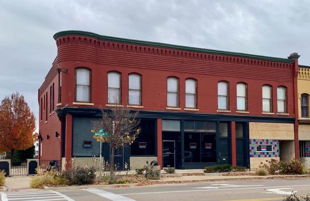 226 1/2 West Madison St - B Gallery 1