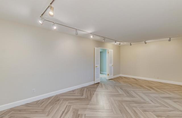 4708 N 82nd Street Gallery 4