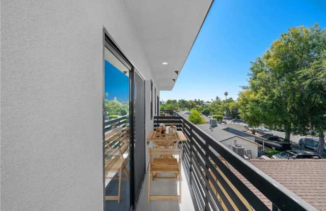 6704 1/2 Kester Avenue photos photos