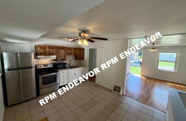 3-Bedroom Home with Hardwood Floors, Basement & Garage! Gallery 1