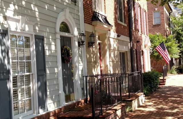 510 ROYAL STREET N Gallery 2