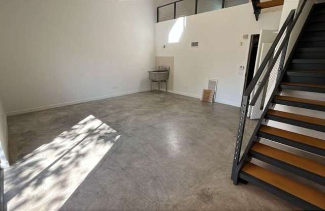 800 Hampton Dr unit: H Gallery 4