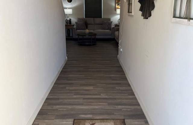 3BR 2BA Fully Furnished 2Story near Parks, Colorado River! Gallery 3