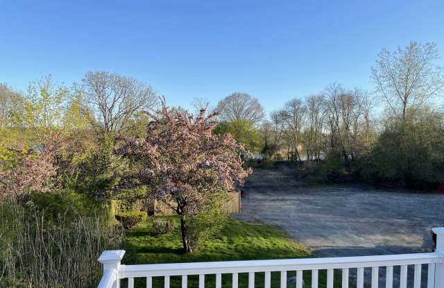 464 Maple Avenue photos photos