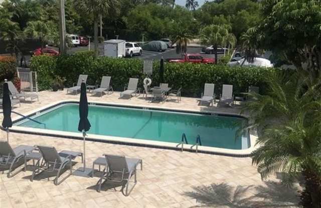 216 Banyan - 216 Banyan Boulevard, Naples, FL 34102