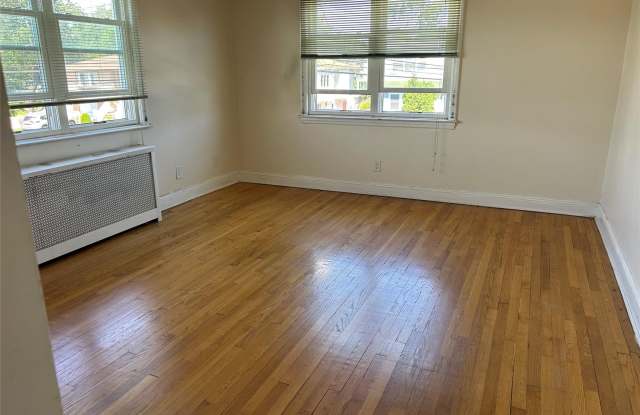 149 N Broome Avenue Gallery 3