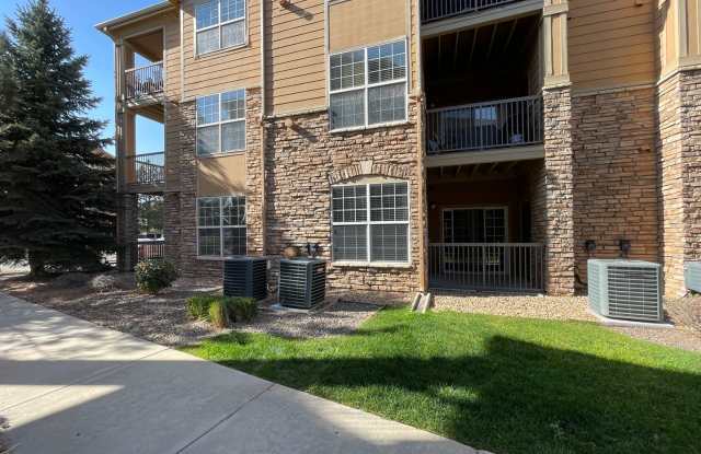 Cute condo nestled just a few feet from trails and nature exploring! - 17497 Nature Walk Tr, Douglas County, CO 80134