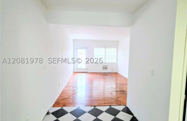 635 8th St Gallery 1