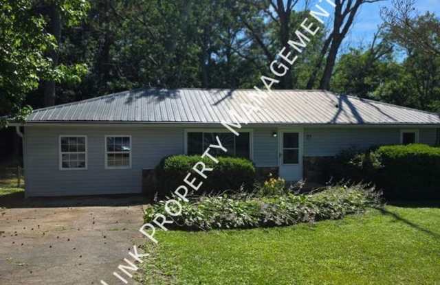 Available Now – Spacious 4 Bedroom Home in Ringgold for Only $1,795/Month! photos photos
