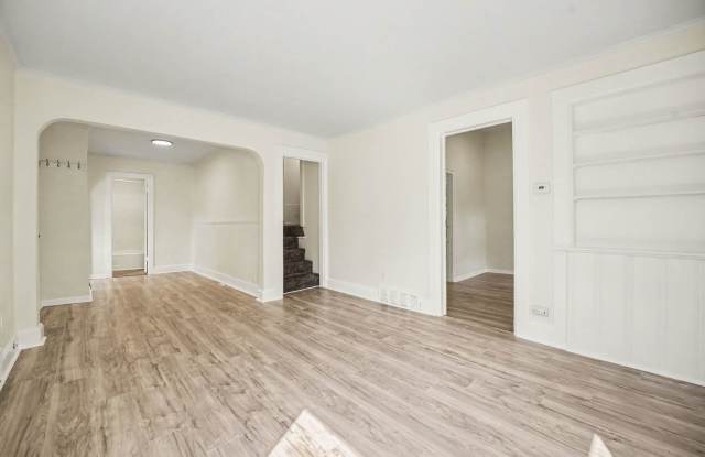 2 Bedroom 1 Bathroom Half Duplex in Denver's Villa Park Gallery 4