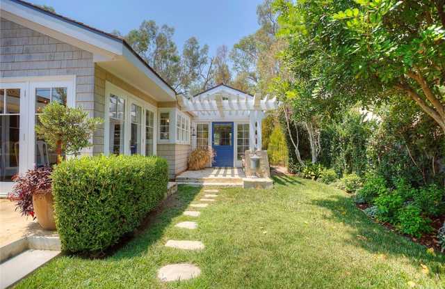 4525 N Country Club Lane Gallery 2