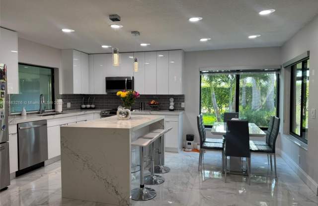 331 Patio Village Ter photos photos