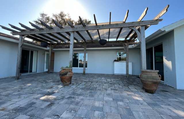 Beachside Living At Its Best! Gallery 4