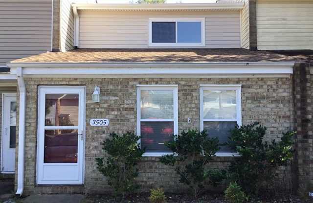 Modern 2-Story Townhome in Central Virginia Beach photos photos Modern 2-Story Townhome in Central Virginia Beach photos photos