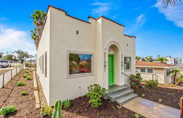 Renovated Coastal Retreat photos photos