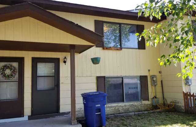 2 Bed 1.5 Bath Townhouse w/ Covered Fenced Porch  Many Amenities photos photos