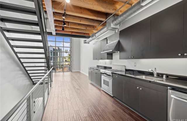 207 E City Place Drive - 207 E City Place Dr, Santa Ana, CA 92705