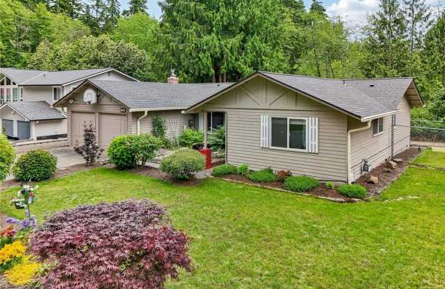 Spacious 3 Bedroom Home In Mountlake Terrace-Fully Fenced in Yard - 3606 225th Place Southwest, Mountlake Terrace, WA 98043