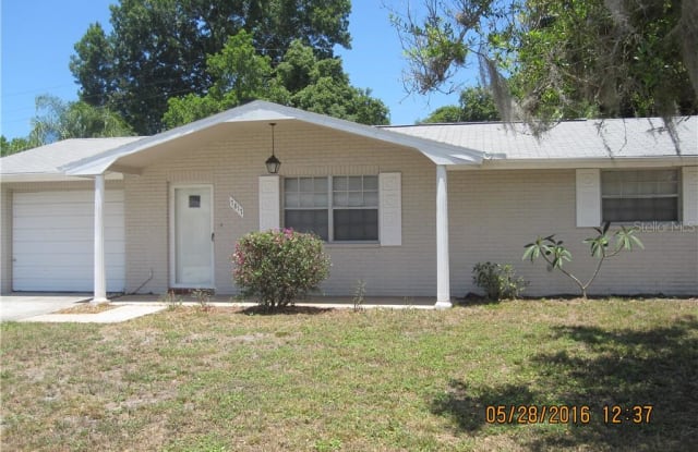 7817 FOXWOOD DRIVE - 7817 Foxwood Drive, New Port Richey East, FL 34653