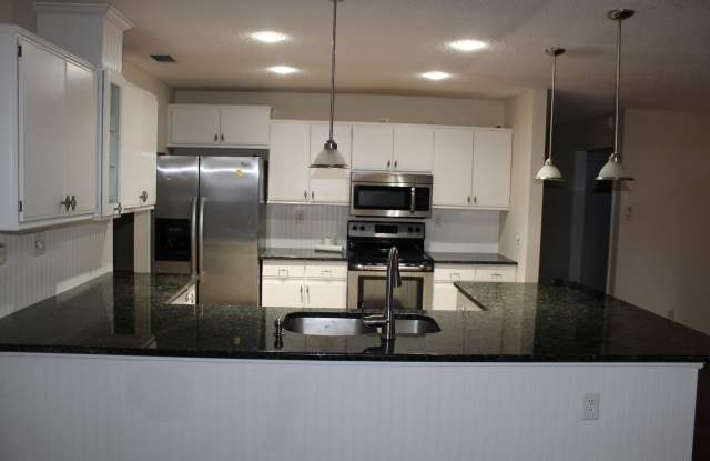 13880 Paddock Drive Gallery 3
