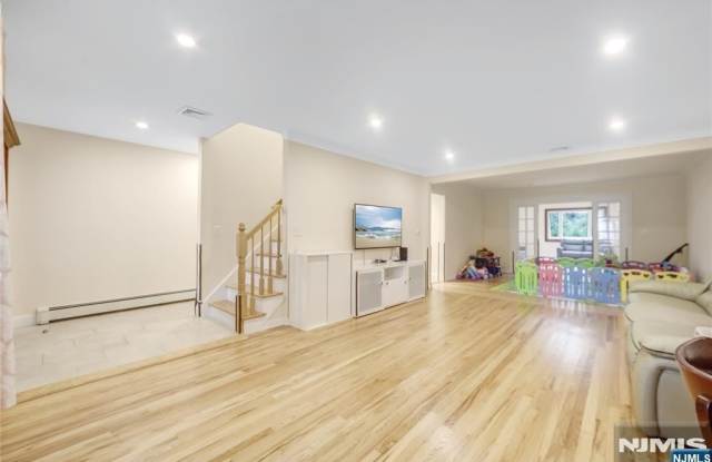 99 Lambert Place Gallery 4