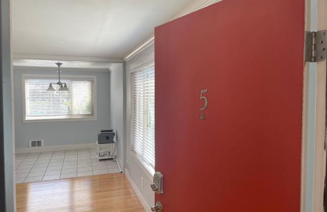 Wallingford 2-Bed Condo with Garage! Gallery 3
