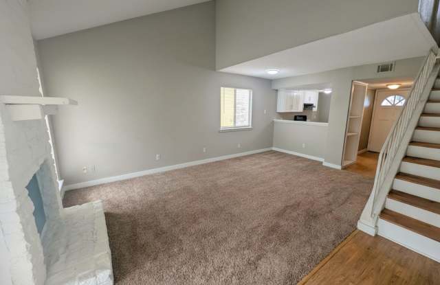 1711 Burton #B  - Spacious 2 bed in very central location. photos photos