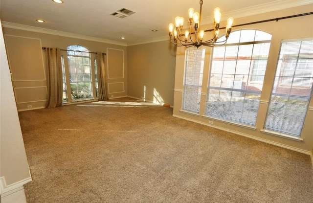 2540 Woodside Drive Gallery 3