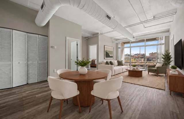 222 Saratoga Apartments Gallery 3