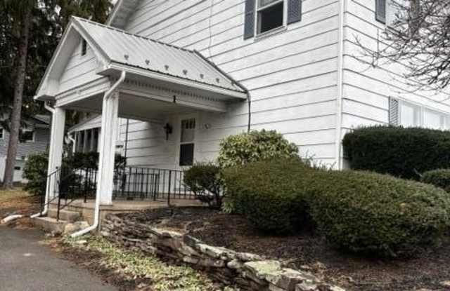 2120 Pineview photos photos