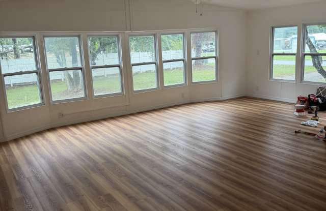 26807 Glenwood Drive Gallery 3