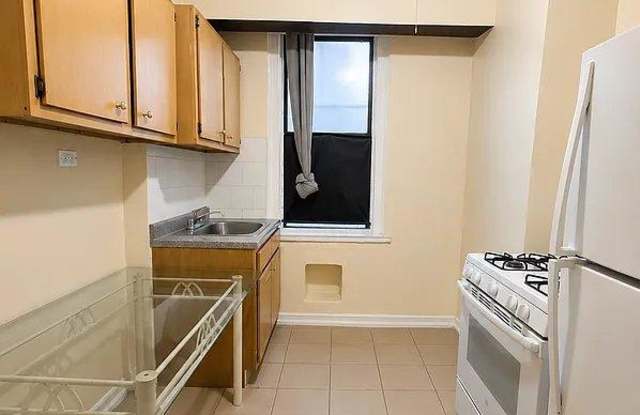 156 East 184th Street Gallery 3