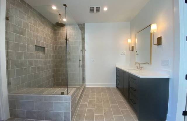 5916 Maxon Avenue Gallery 4