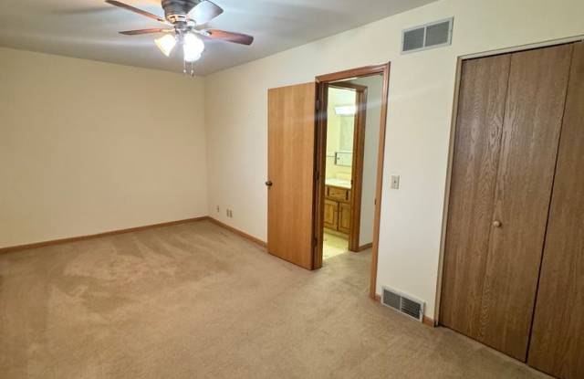 2723 N 93rd Street Apartments Gallery 4