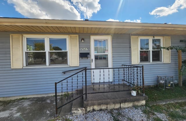 2027 Covert Avenue Apt. B Gallery 1