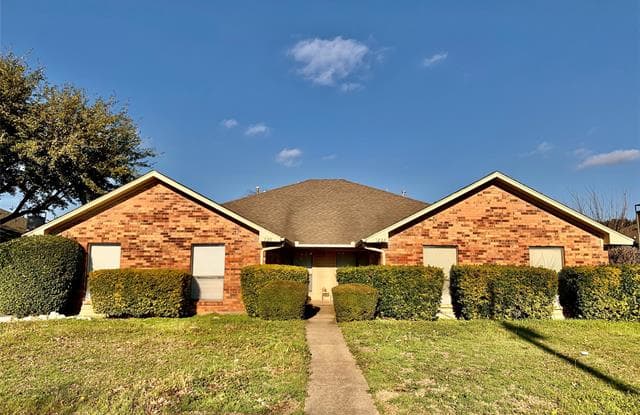 1220 Mockingbird Lane - 1220 Mockingbird Lane, DeSoto, TX 75115