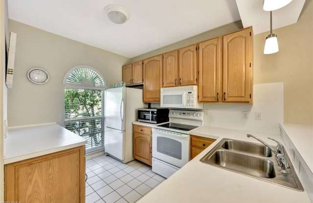 8228 Twelve Oaks Cir Gallery 4