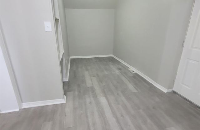 818 Wesley Ave Gallery 3
