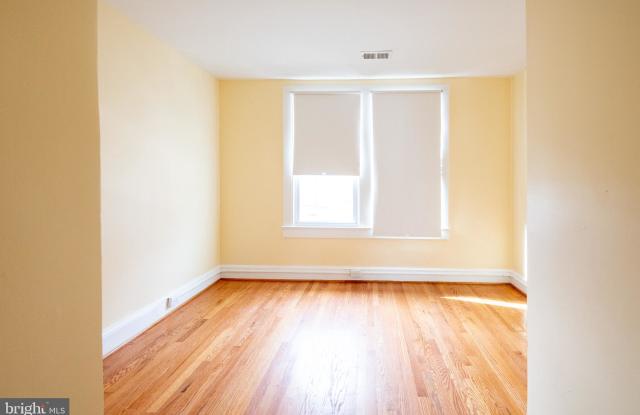 2806 BRUCE PLACE SE Gallery 4