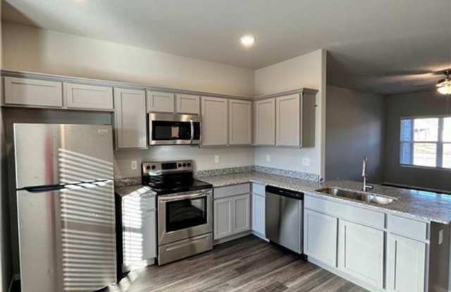 909 Egret Gallery 4