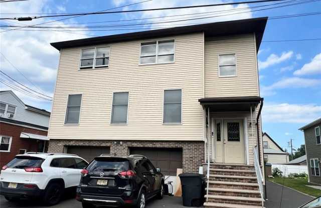 364 Chestnut Avenue Gallery 2