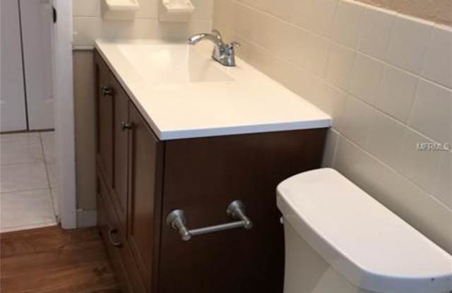 9025 Ledgestone Lane Gallery 4