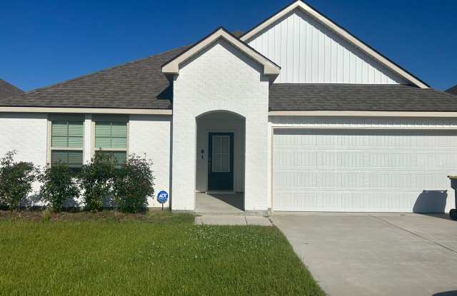 Spacious 4-Bedroom Home with Open Floor Plan photos photos Spacious 4-Bedroom Home with Open Floor Plan photos photos