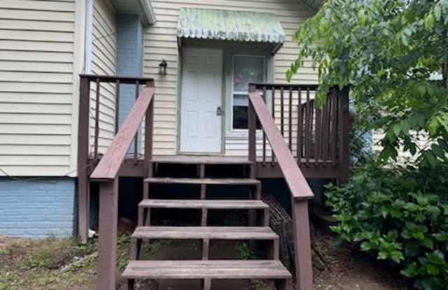 1827 1st Avenue Northwest - 2 photos photos